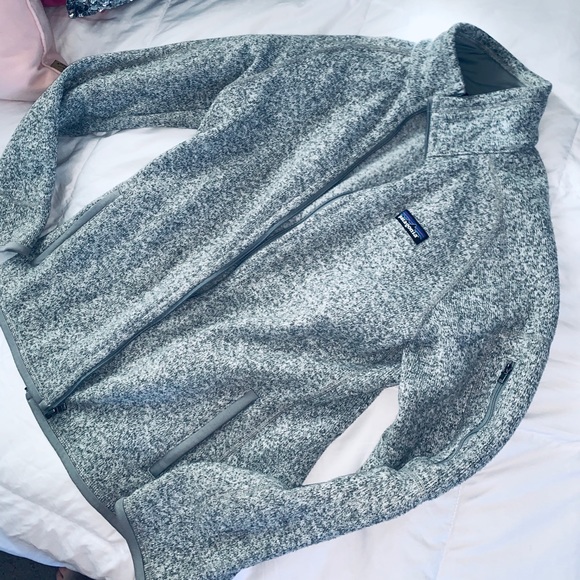 Patagonia women’s zip up - Picture 1 of 4